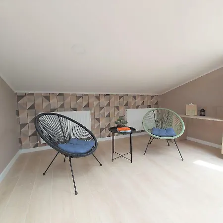 Two-bedroom Near Forum Appartement Lviv