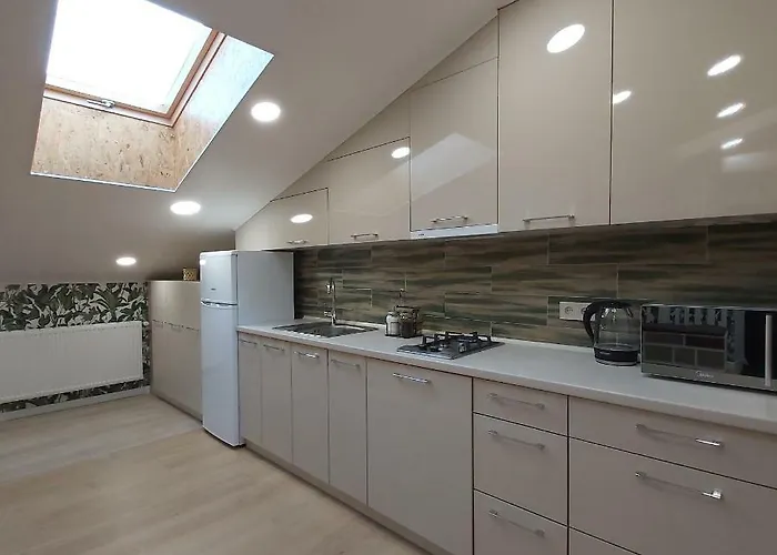 Two-bedroom Near Forum *