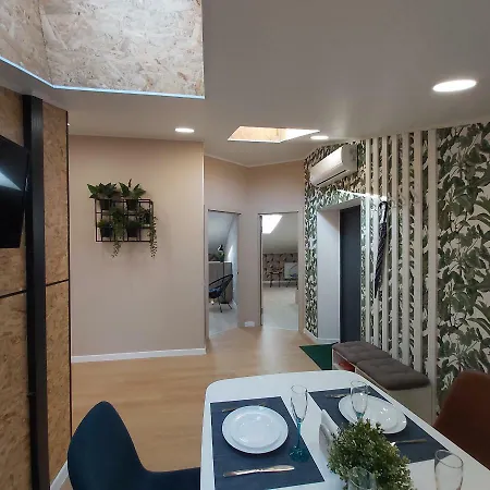 Two-bedroom Near Forum Leopoli